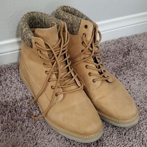 Cliffs by White Mountain Booties